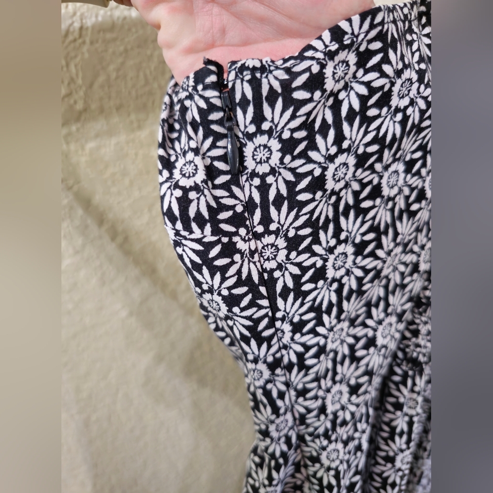 Old Navy Black and White Floral Dress - Picture 5 of 6